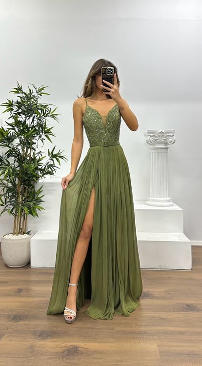 Khakifarbenes, plissiertes Abendkleid mit Riemchen