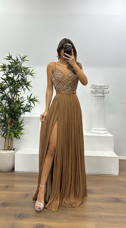 Braunes Abendkleid mit Riemchen und Plissee