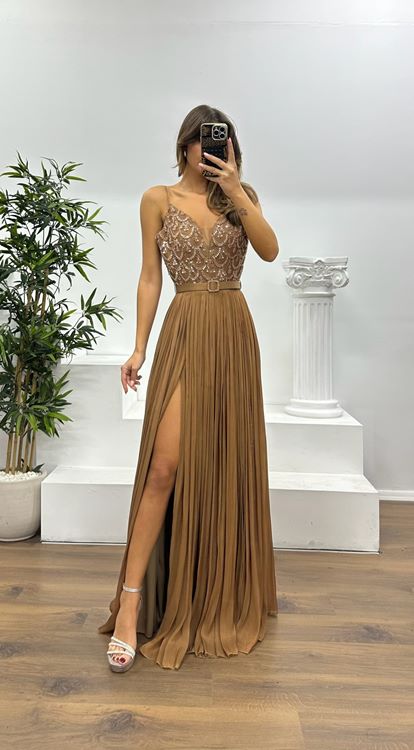 Braunes Abendkleid mit Riemchen und Plissee