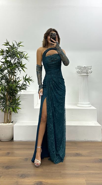 Petrolfarbenes trägerloses Abendkleid aus Spitze