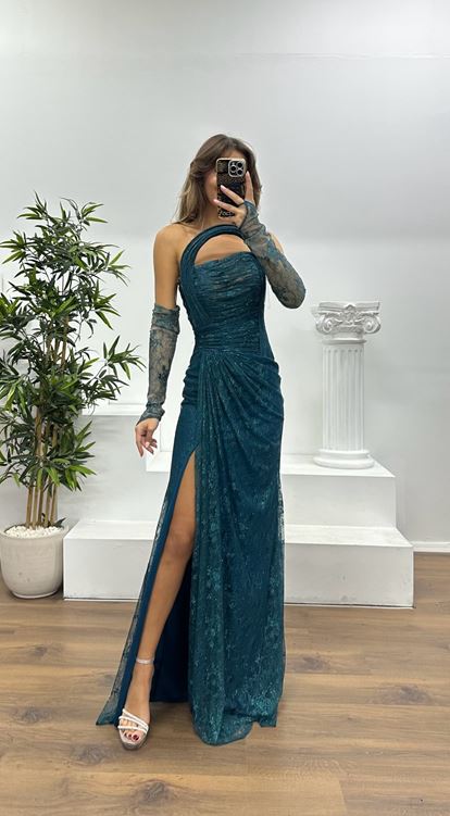 Petrolfarbenes trägerloses Abendkleid aus Spitze