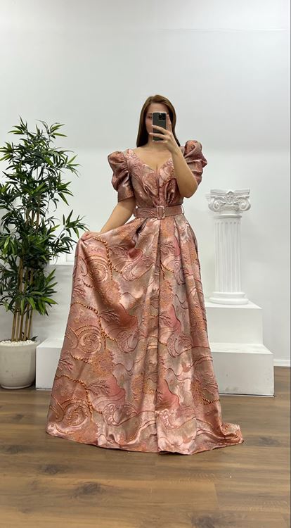 Soğan Kabuğu Dokuma Desenli Kemerli Kısa Kollu Büyük Beden Abiye Elbise