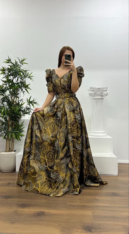 Siyah Dokuma Desenli Kemerli Kısa Kollu Büyük Beden Abiye Elbise