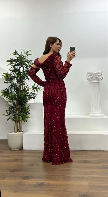 Bordo Asimetrik Yaka İşlemeli Büyük Beden Abiye Elbise