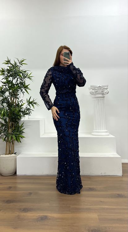 Lacivert Asimetrik Yaka İşlemeli Büyük Beden Abiye Elbise