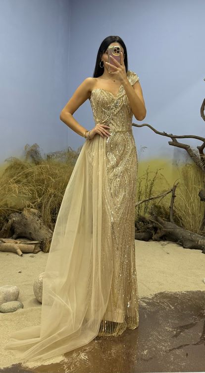 Bej Tek Omuz Boncuk İşlemeli Uzun Abiye Elbise