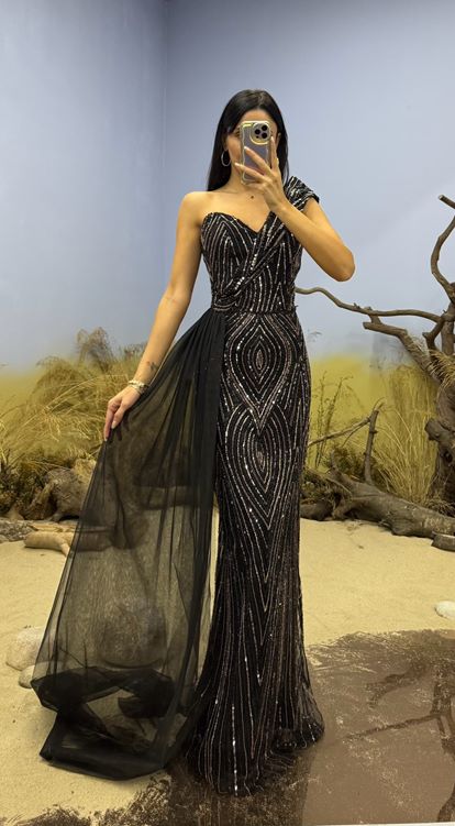 Siyah Tek Omuz Boncuk İşlemeli Uzun Abiye Elbise