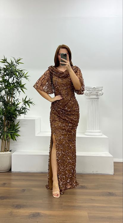 Kahverengi Dökümlü Boncuk İşlemeli Büyük Beden Abiye Elbise