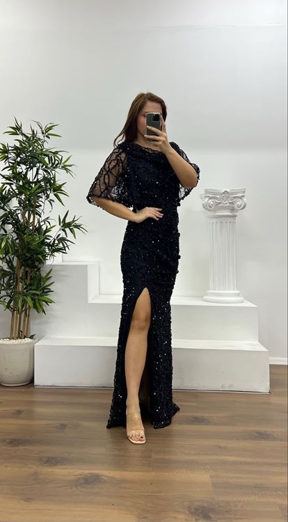 Siyah Dökümlü Boncuk İşlemeli Büyük Beden Abiye Elbise