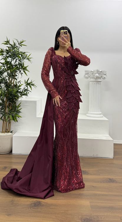 Bordo Çiçek Detay İşlemeli Abiye Elbise