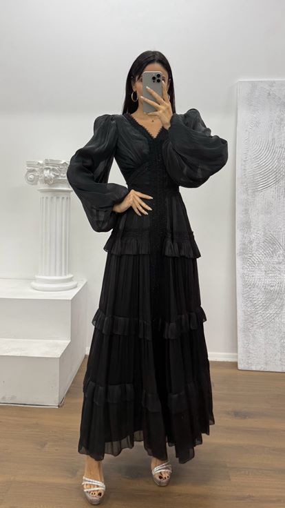 Siyah Kat Kat Şifon Abiye Elbise