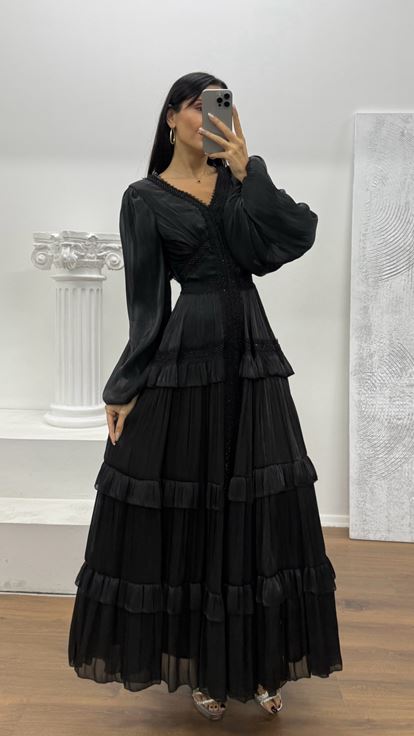 Siyah Kat Kat Şifon Abiye Elbise