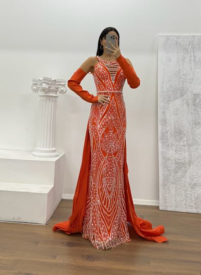 Turuncu Halter Yaka İncli Abiye Elbise