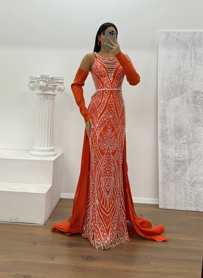 Turuncu Halter Yaka İncli Abiye Elbise