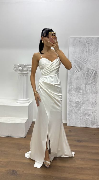 Beyaz İp Askılı Sırt Bağlamalı Abiye Elbise