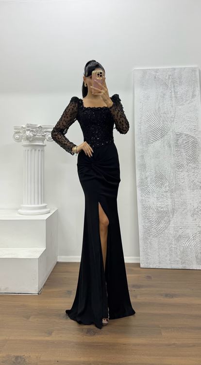 Siyah Kare Yaka İşlemeli Abiye Elbise