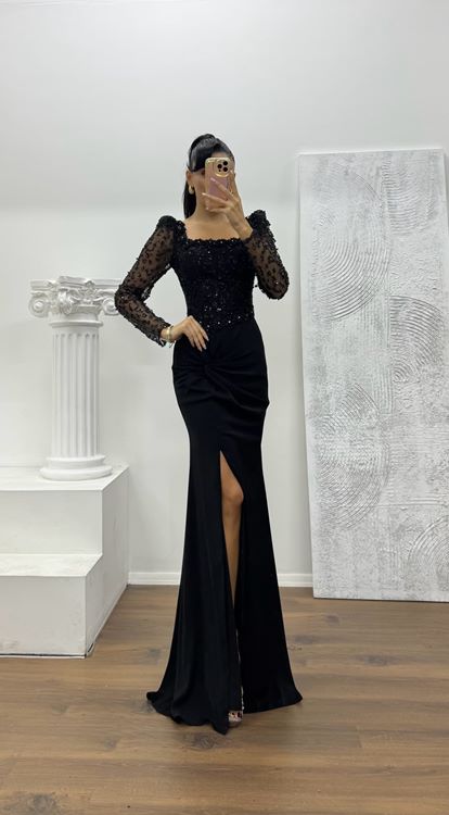 Siyah Kare Yaka İşlemeli Abiye Elbise