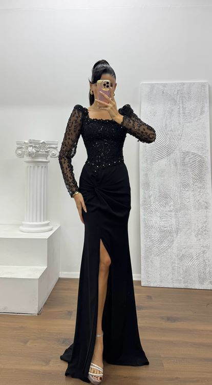 Siyah Kare Yaka İşlemeli Abiye Elbise