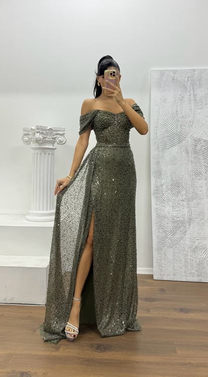 Abito da sera con dettagli trasparenti in vita color cachi