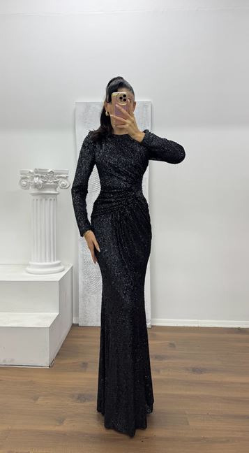 Siyah Uzun Kollu Pullu Abiye Elbise