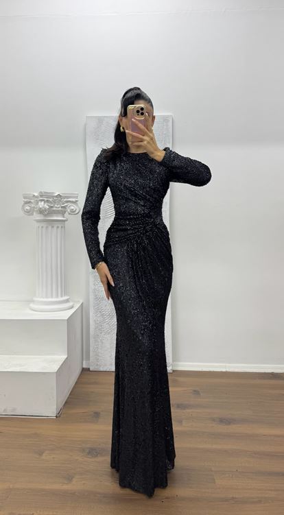 Siyah Uzun Kollu Pullu Abiye Elbise