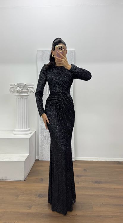 Siyah Uzun Kollu Pullu Abiye Elbise