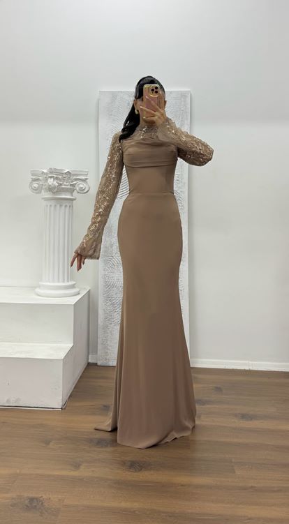 Kahverengi Yaka Transparan Detay Abiye Elbise