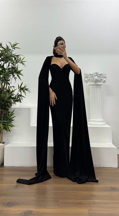 Schwarzes Abendkleid mit Cape-Ärmeln, Bustier und aufwendigem Design
