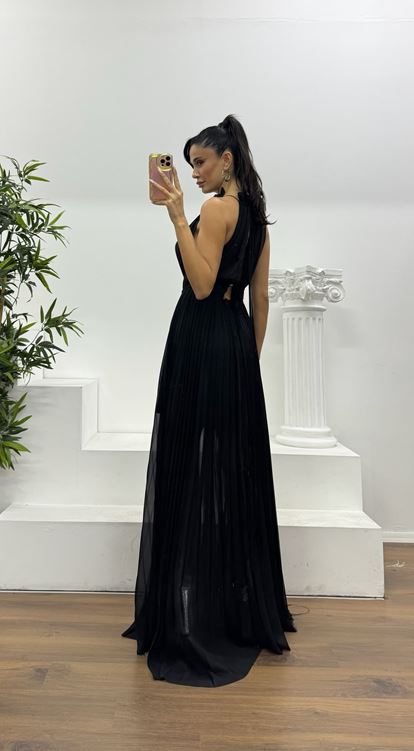 Siyah Plise Detaylı Halter Yaka Özel Tasarım Abiye