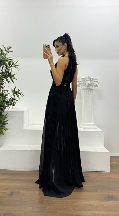 Siyah Plise Detaylı Halter Yaka Özel Tasarım Abiye