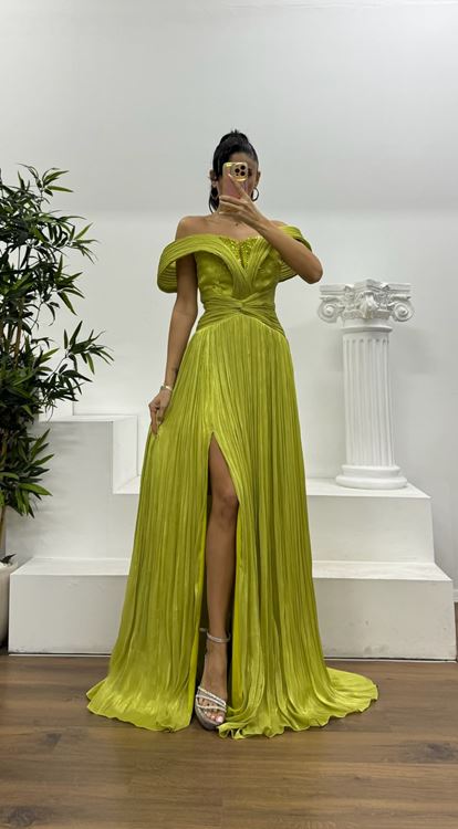 Elma Yeşili Omzu Açık  Şifon Abiye Elbise