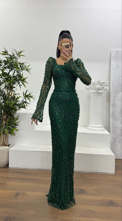 Zümrüt Kare Yaka İşlemeli Abiye Elbise