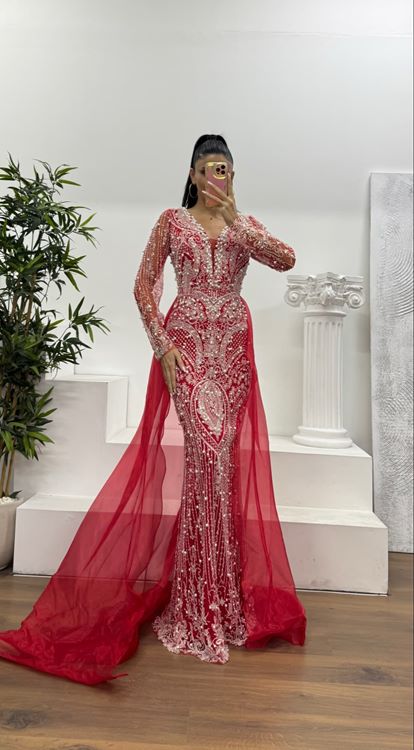 Kırmızı İşlemeli Abiye Elbise