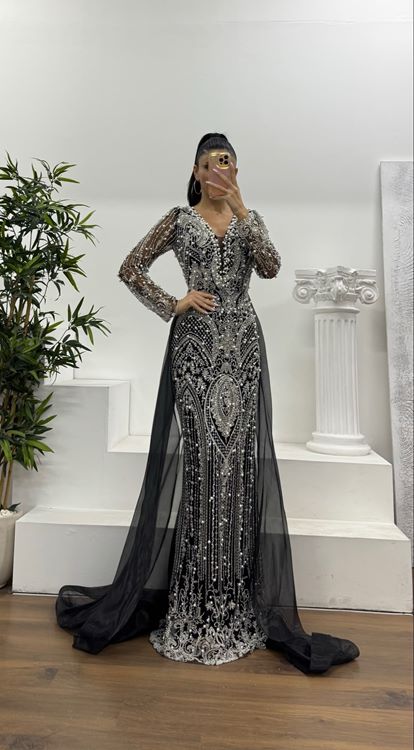 Siyah İşlemeli Abiye Elbise