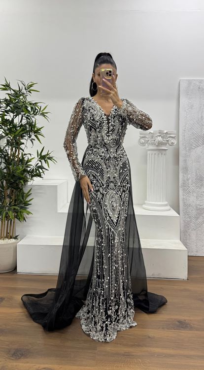 Siyah İşlemeli Abiye Elbise