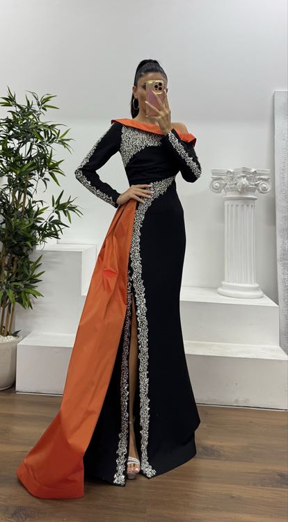 Turuncu Kayık Yaka İnci İşlemeli Abiye Elbise