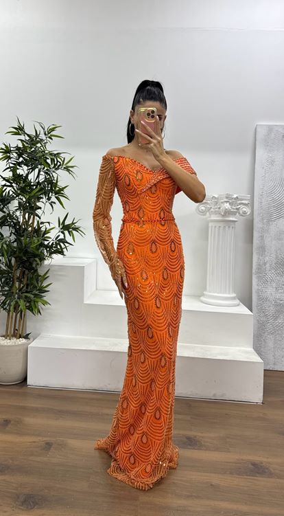 Turuncu Asimetrik Yaka İşlemeli Abiye Elbise