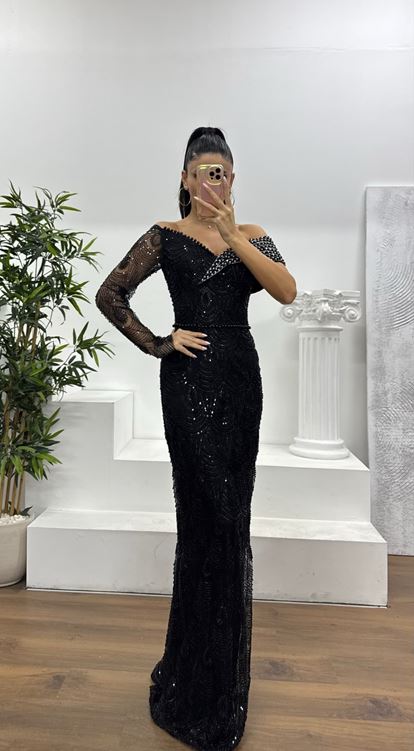 Siyah Asimetrik Yaka İşlemeli Abiye Elbise
