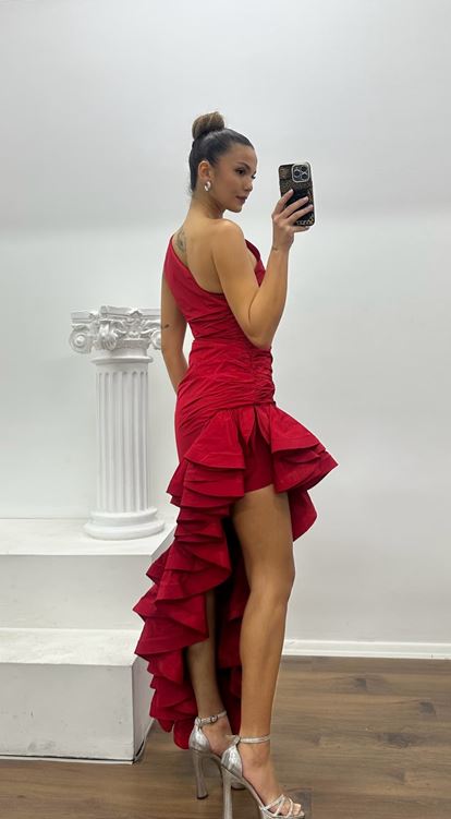 Kırmızı Tek Omuz Asimetrik Valonlu Özel Tasarım Abiye Elbise