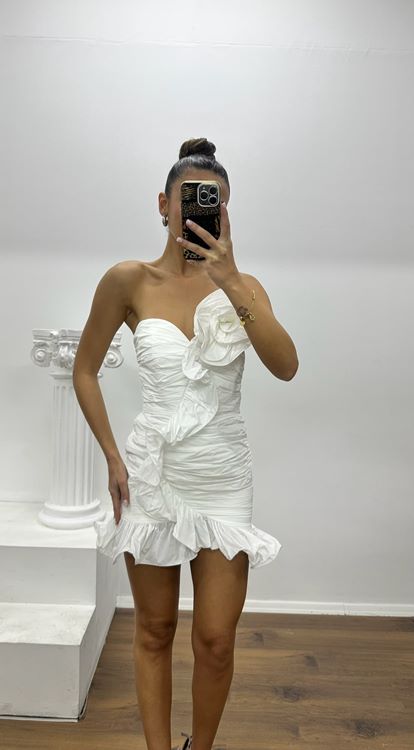 Vestido de noche corto de diseño especial con volantes plisados ​​blancos