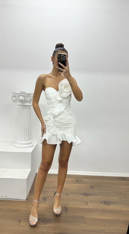 Vestido de noche corto de diseño especial con volantes plisados ​​blancos