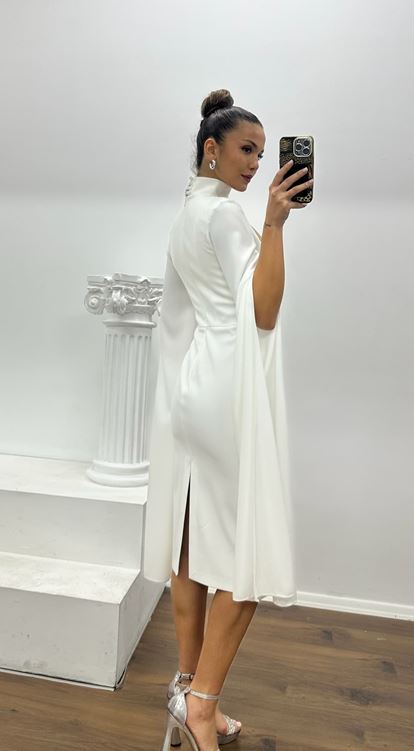 Beyaz Pelerin Kollu Bustier Detaylı Midi Boy Özel Tasarım Abiye Elbise