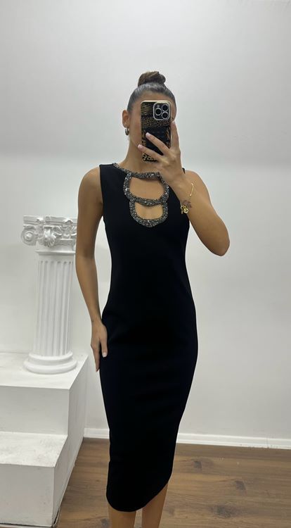 Siyah Yaka İşleme Detay Midi Boy Özel Tasarım Abiye Elbise