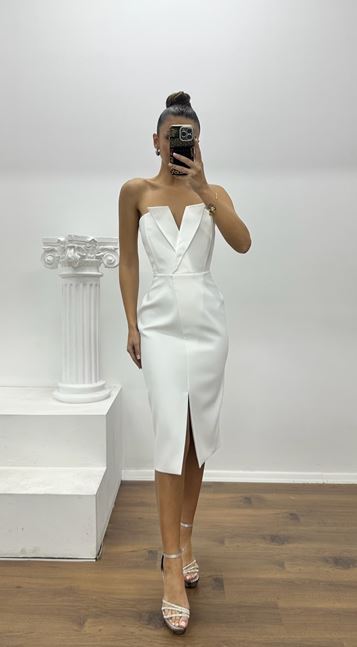 Vestido de noche corto blanco sin tirantes de diseño especial