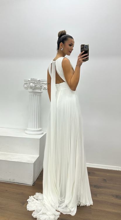 Vestido de noche blanco plisado con escote en V profundo de diseño especial