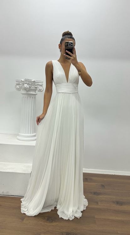 Vestido de noche blanco plisado con escote en V profundo de diseño especial