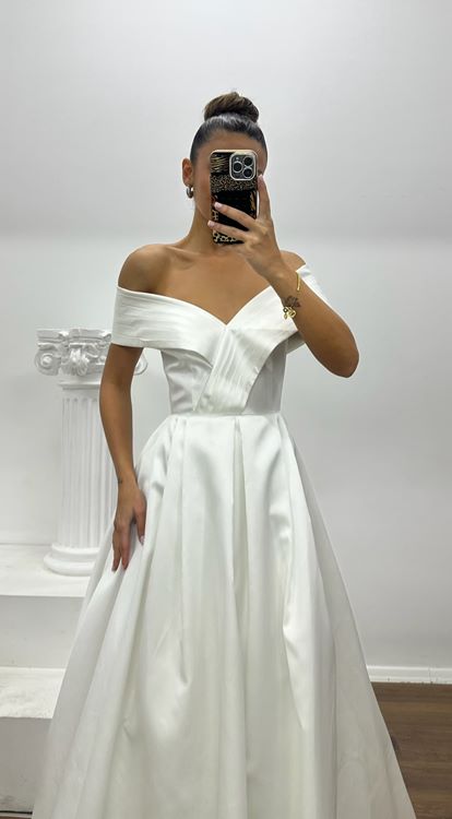 Beyaz Drapeli Yaka A Kesim Özel Tasarım Abiye Elbise