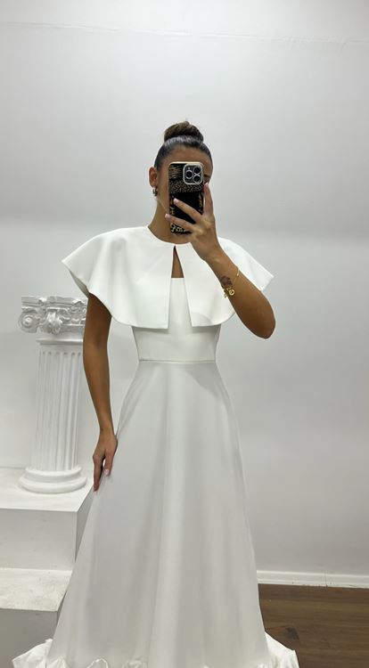 Beyaz Pelerin Detaylı Volanlı Özel Tasarım Abiye Elbise