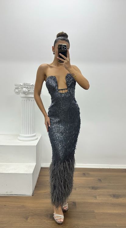 İndigo Straplez Kalp Yaka İşleme ve Tüy Detay Özel Tasarım Abiye