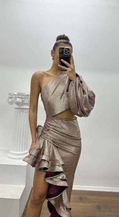 Vestido de noche de diseño especial con volante asimétrico y manga sencilla de Murdum